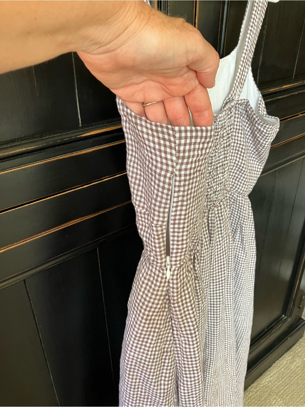 Sleeveless Gingham Midi Dress in brown - Picture 3 of 4